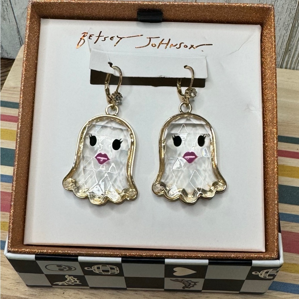 Betsey Johnson Acrylic Ghost Halloween Earrings. New in Box. Spooky.